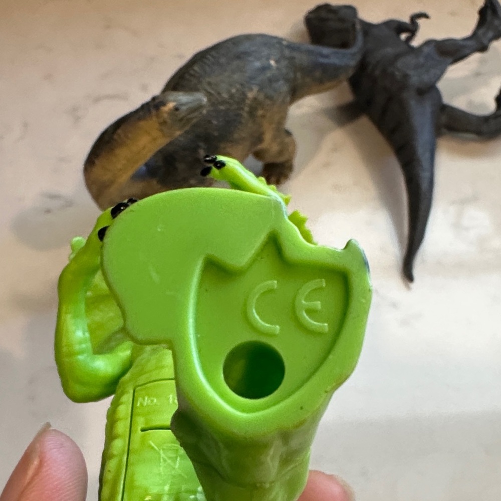 Dinosaurs Playset 5 pcs - Red, Green, Black - Picture 11 of 13